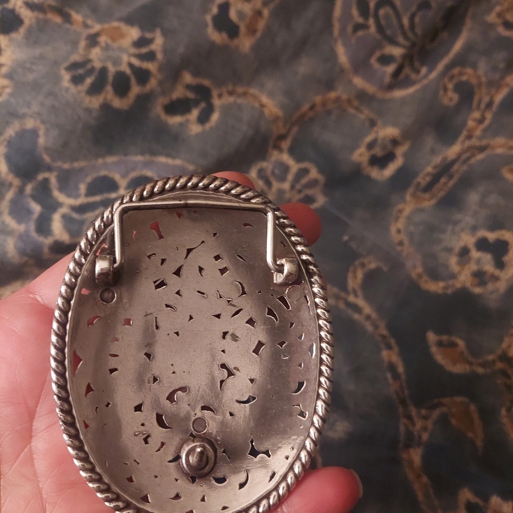 Belt buckle